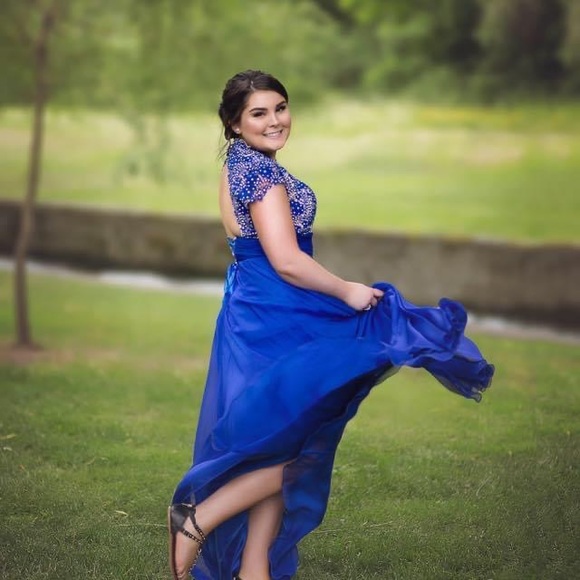 Gorgeous grad dress - Picture 7 of 7